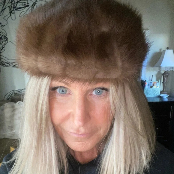 vintage Genuine Fur hat so chic and fun - Picture 6 of 12